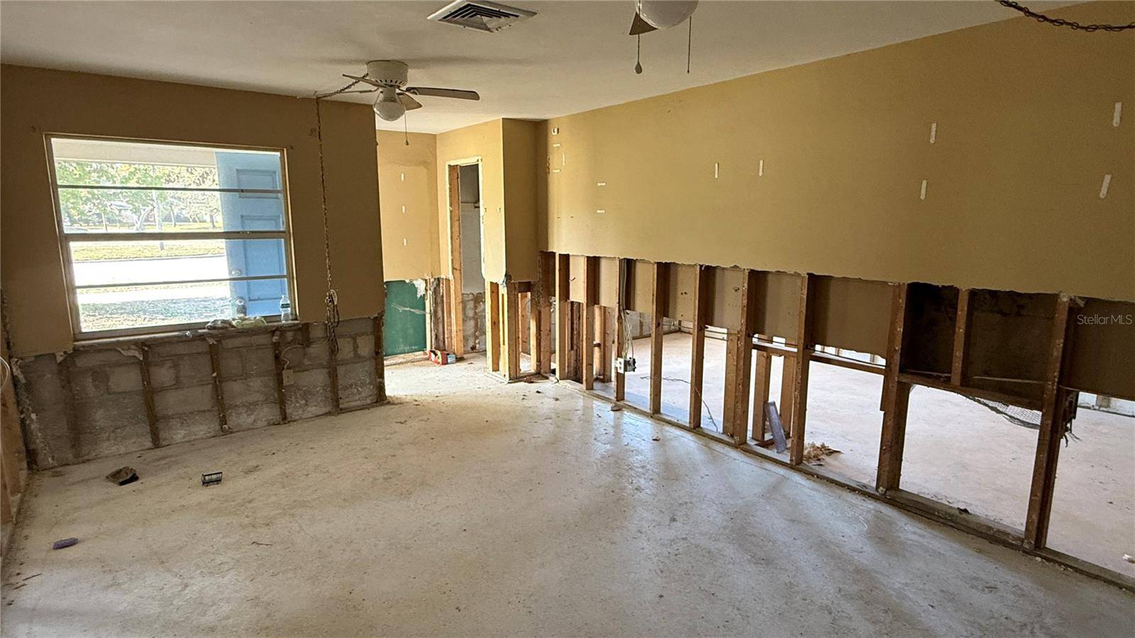 St Petersburg, FL 33703,5641 1ST ST NE
