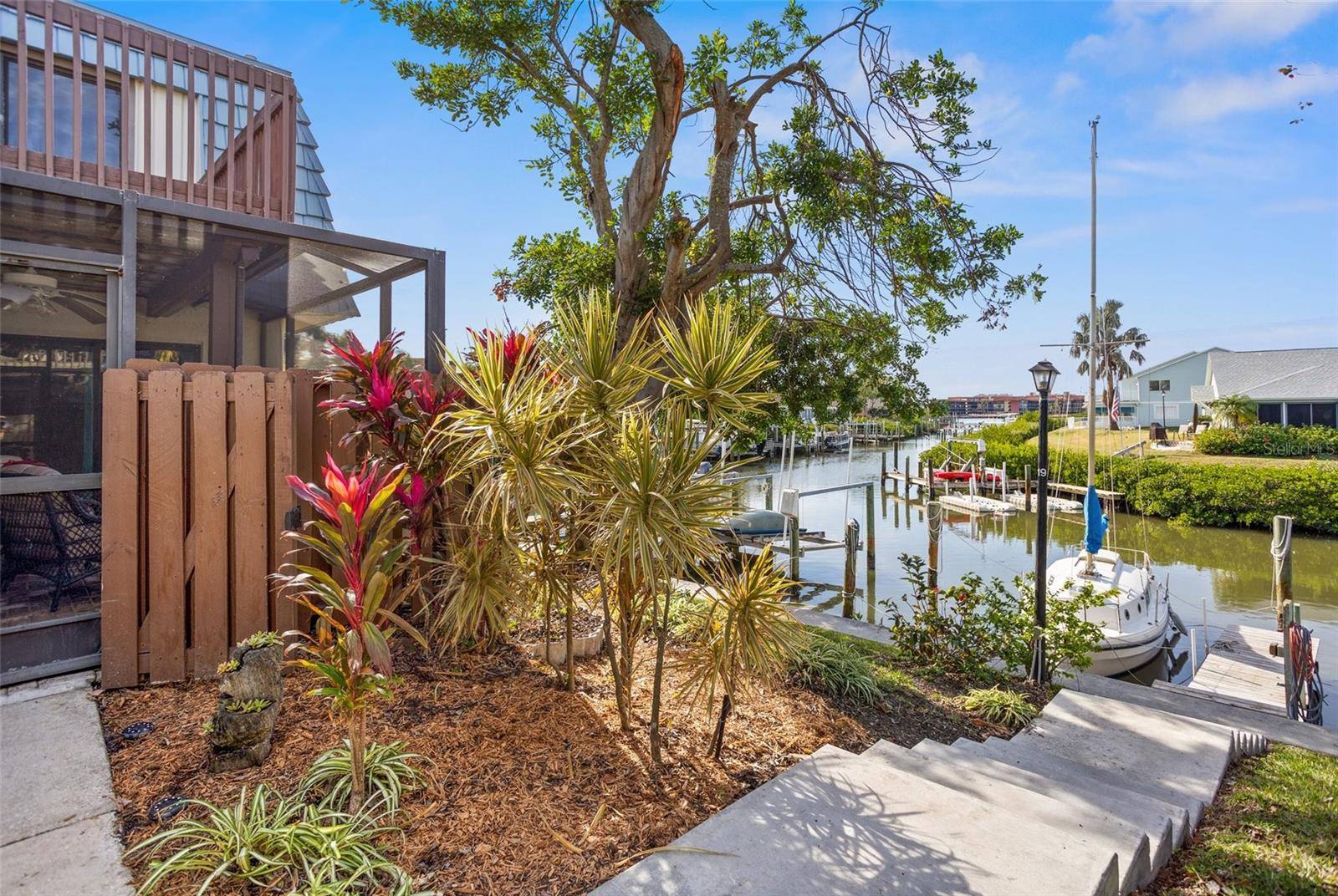 Seminole, FL 33776,9386 TRADEWINDS AVE