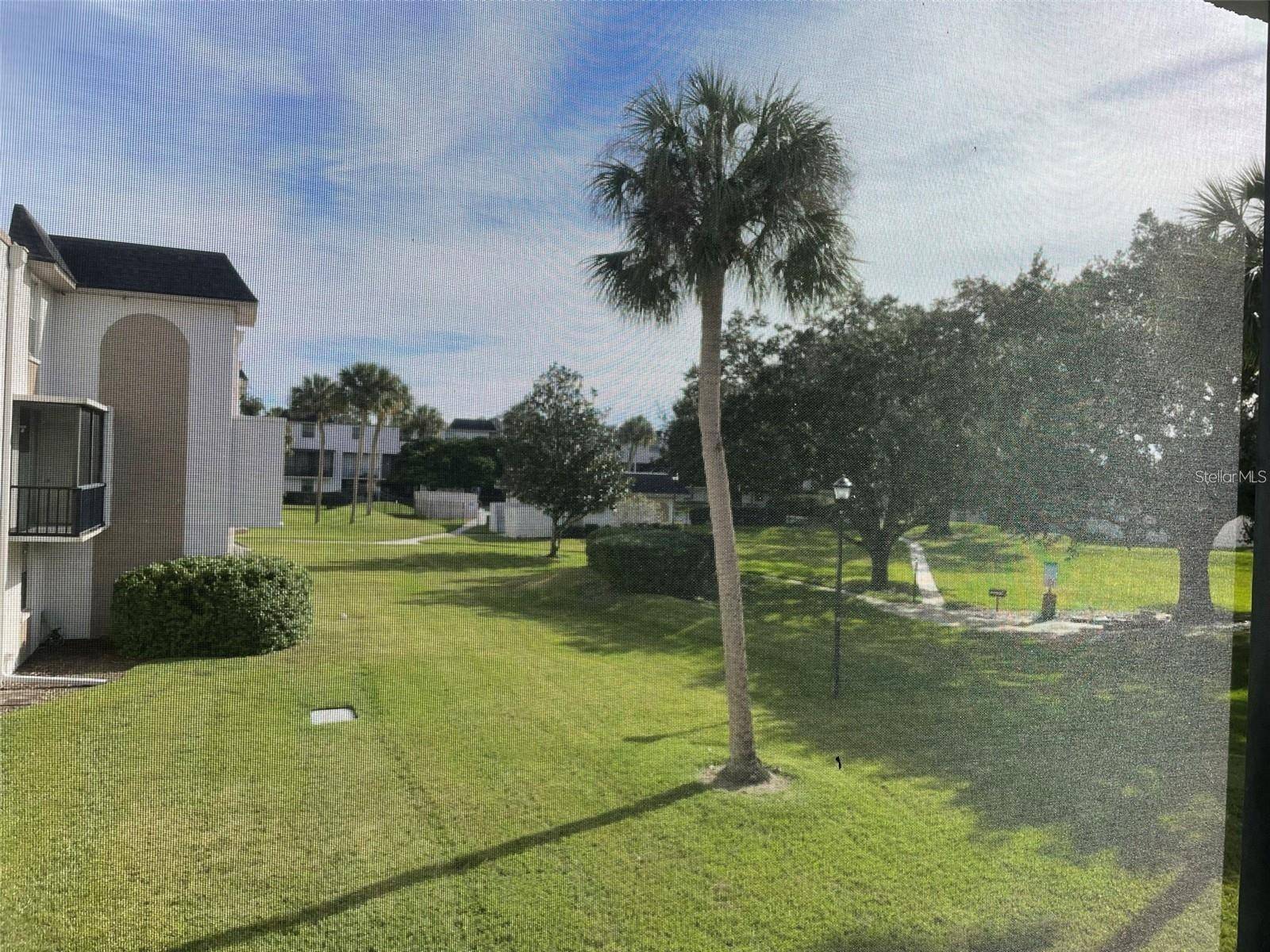 Brandon, FL 33510,107 CALDWELL DR #300