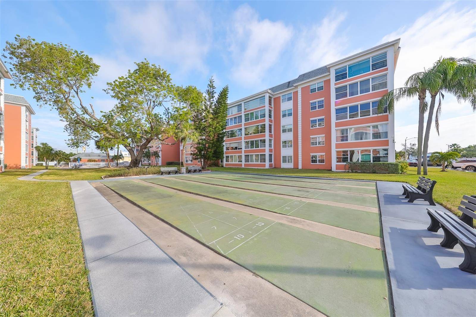 St Petersburg, FL 33710,6960 20TH AVE N #306