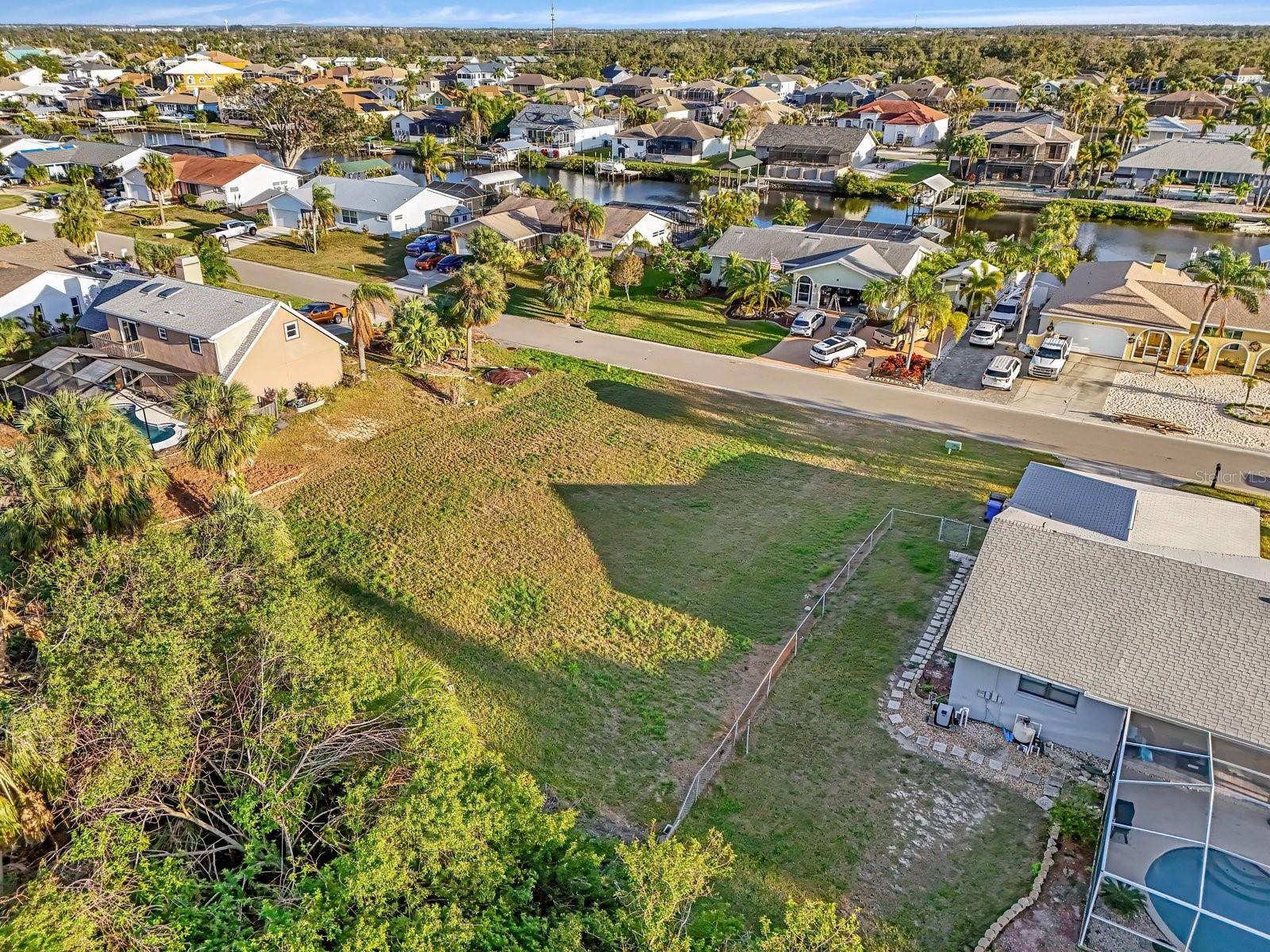 Apollo Beach, FL 33572,901 EAGLE LN