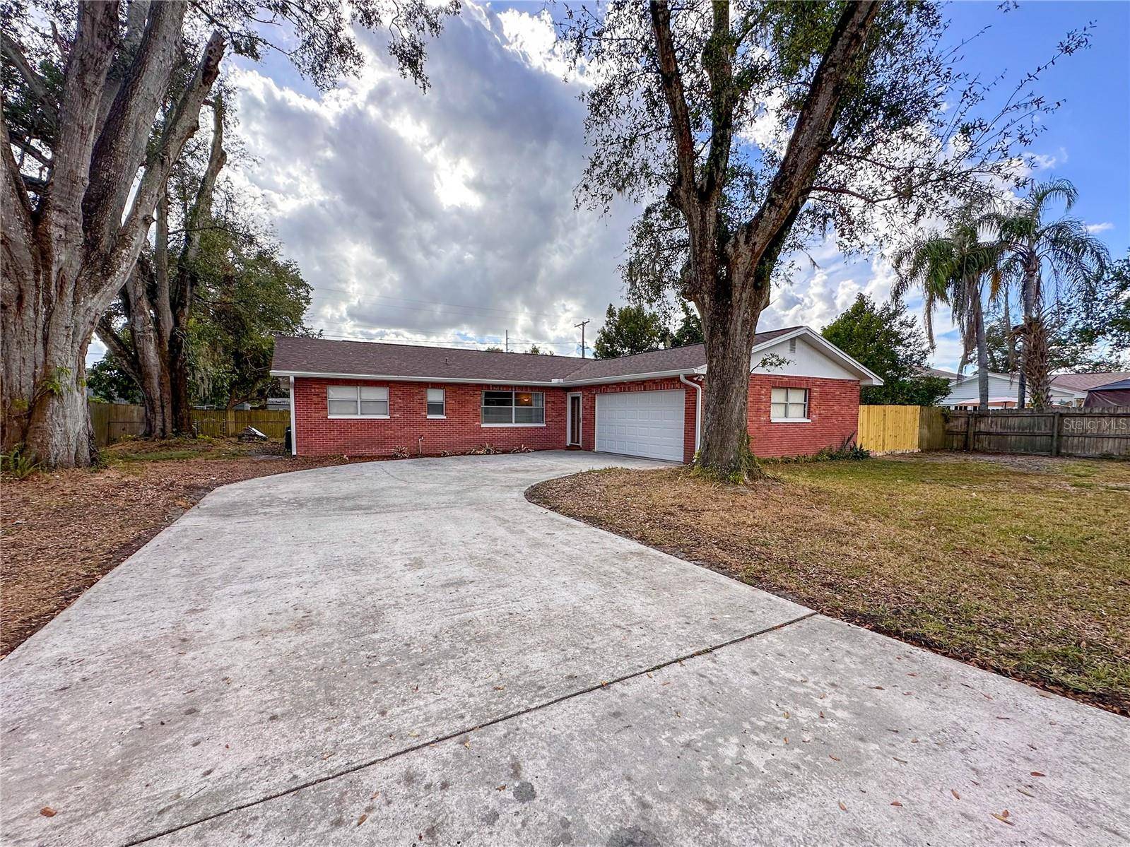 Seffner, FL 33584,222 MARY ELLEN AVE