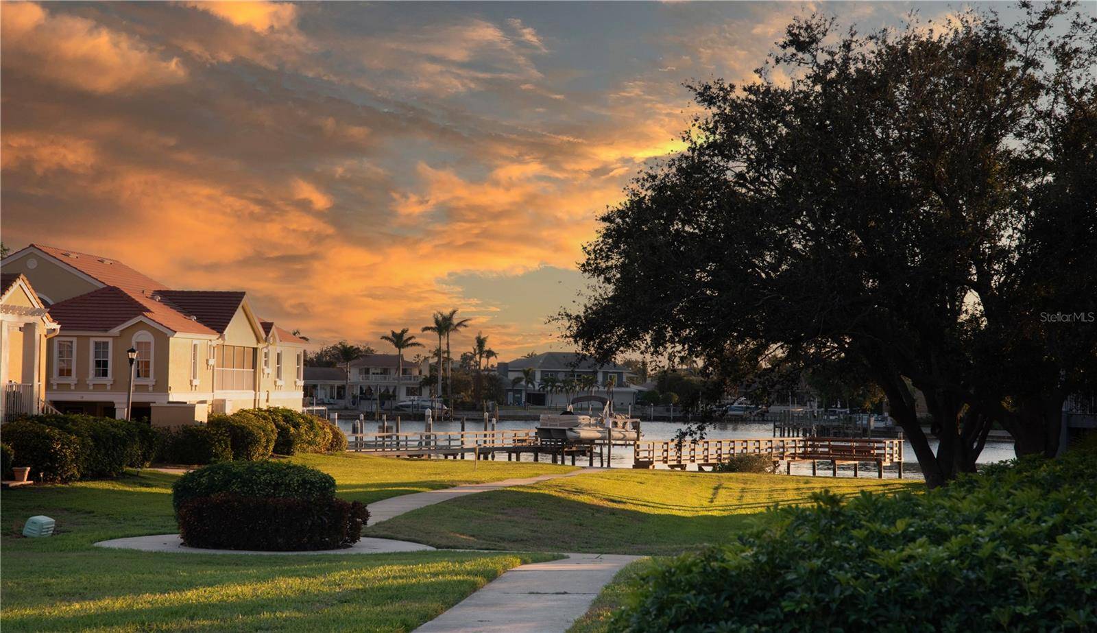 St Petersburg, FL 33711,21 CRESCENT PL S