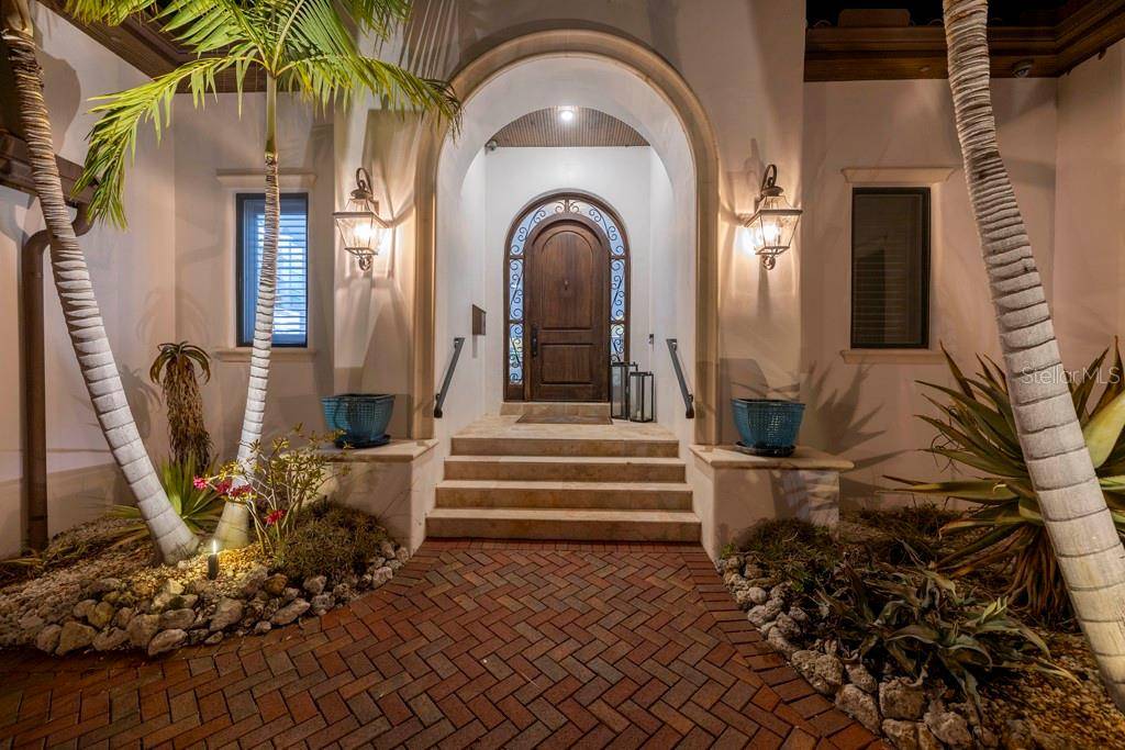 St Petersburg, FL 33704,751 34TH AVE NE