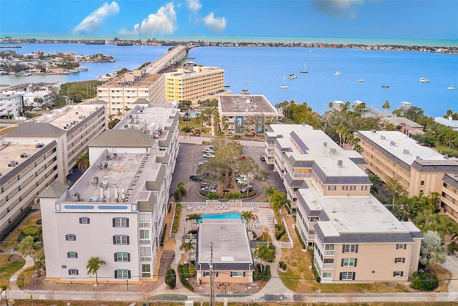 Belleair Bluffs, FL 33770,147 BLUFF VIEW DR #106