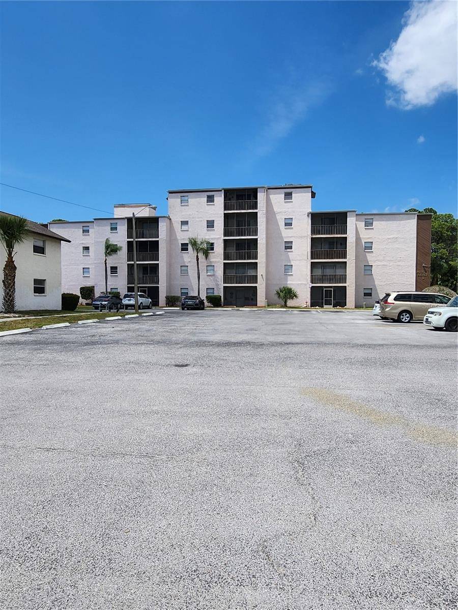 Port Richey, FL 34668,5541 BAY BLVD #403