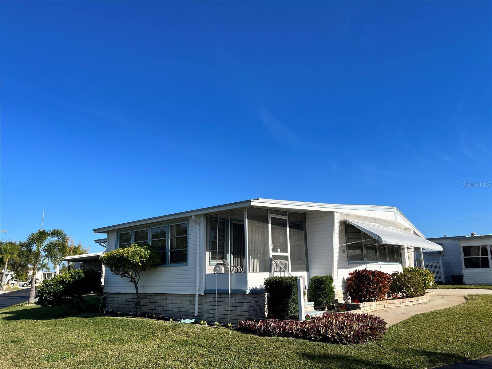 St Petersburg, FL 33702,7277 MOUNT GEORGETOWN DR NE #563