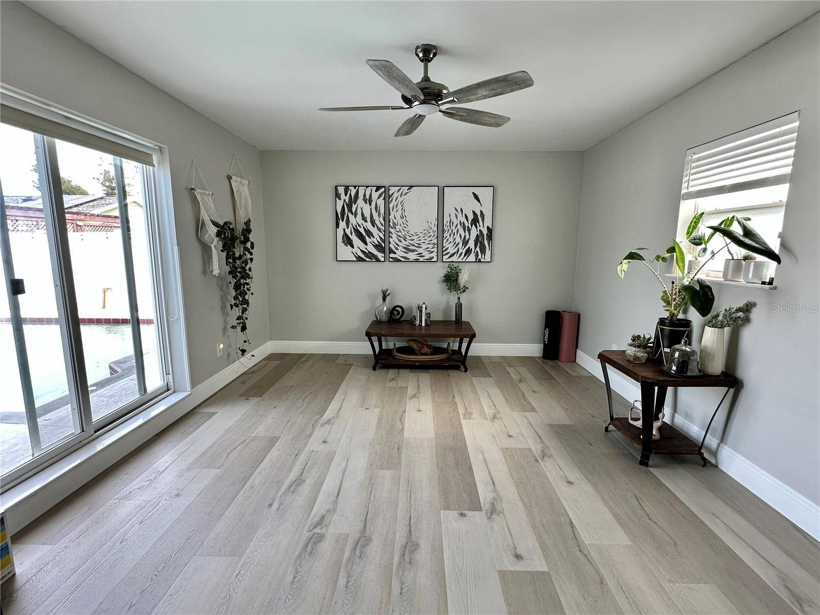 Tampa, FL 33634,3909 W EDEN ROC CIR
