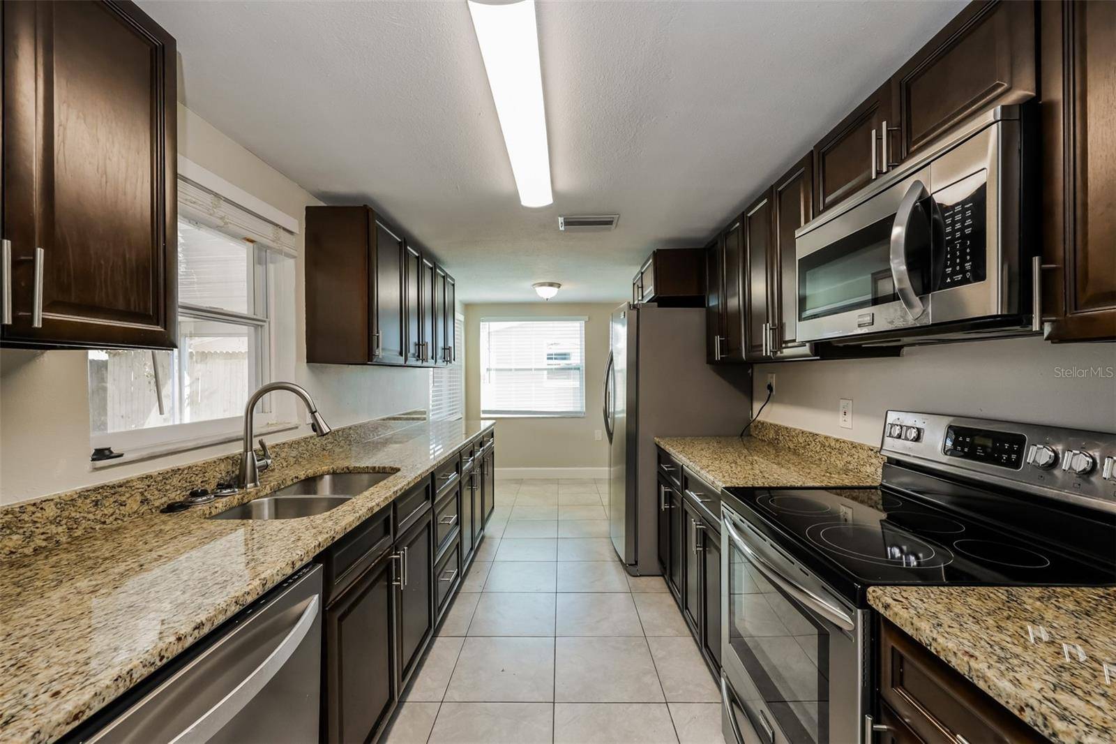 Holiday, FL 34690,1172 FERNWOOD DR