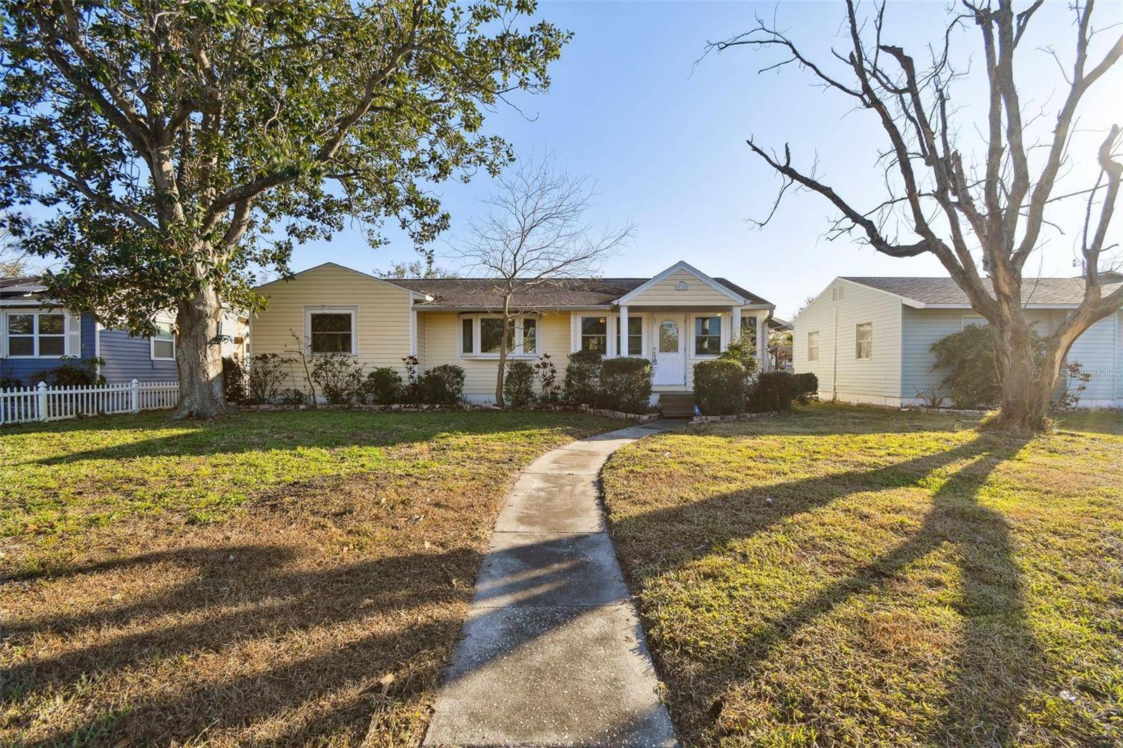 St Petersburg, FL 33703,718 40TH AVE NE