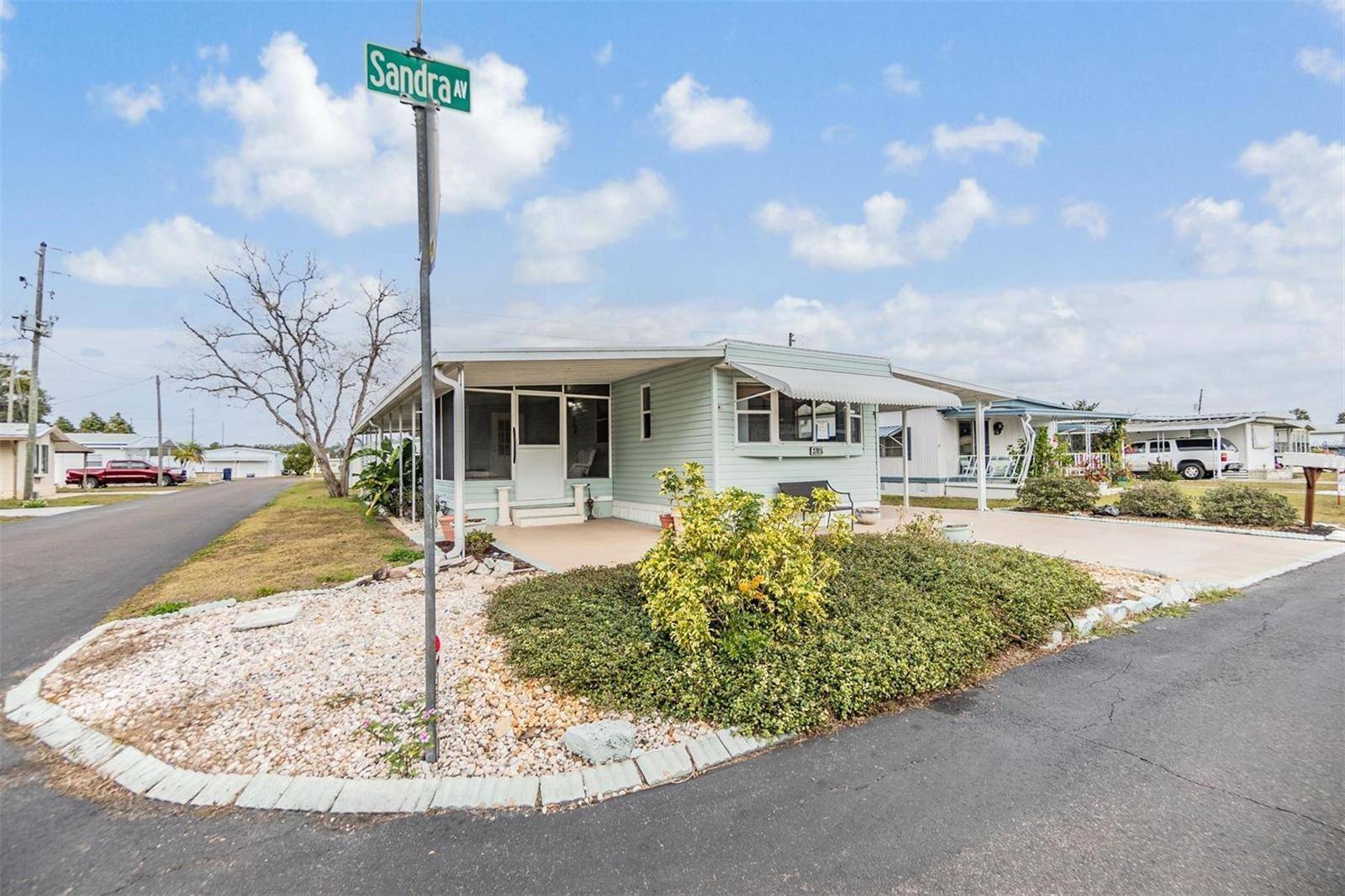 Zephyrhills, FL 33542,37015 SANDRA AVE