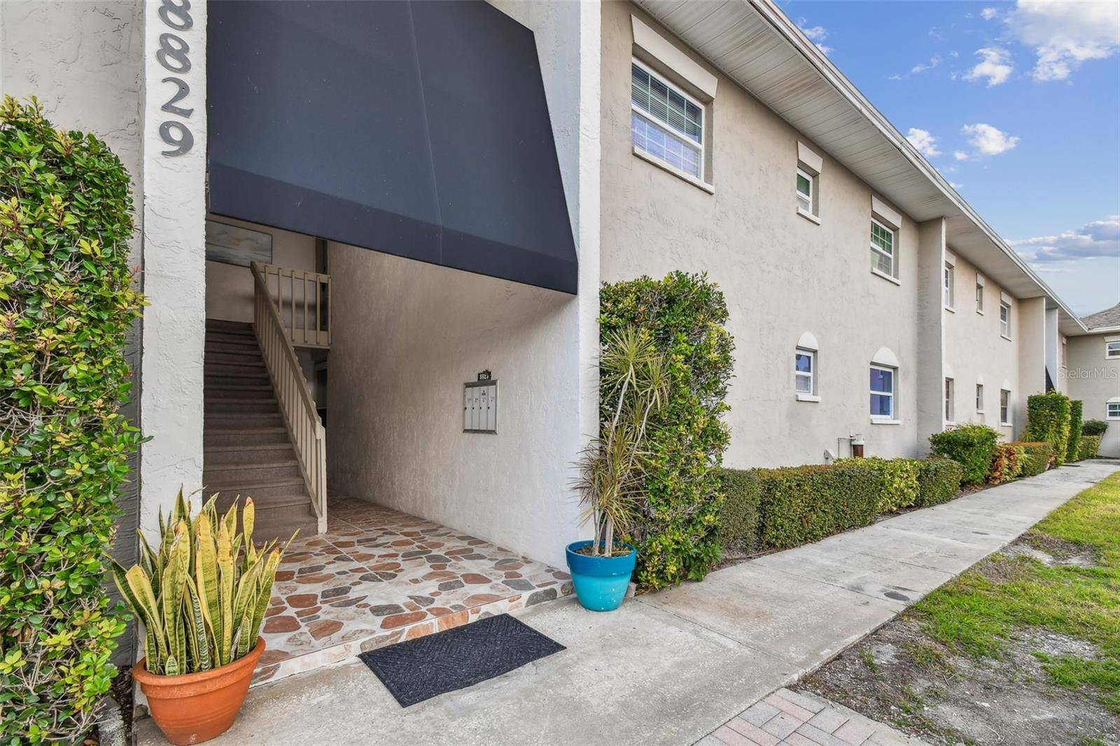 Tampa, FL 33615,8829 BAY POINTE DR #205