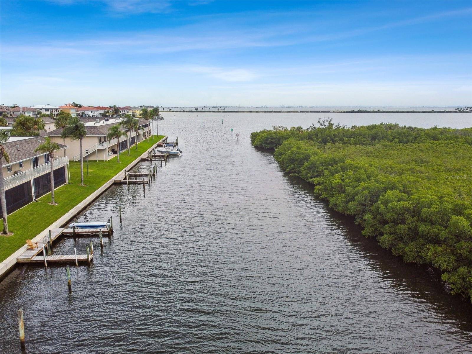 Tampa, FL 33615,8829 BAY POINTE DR #205
