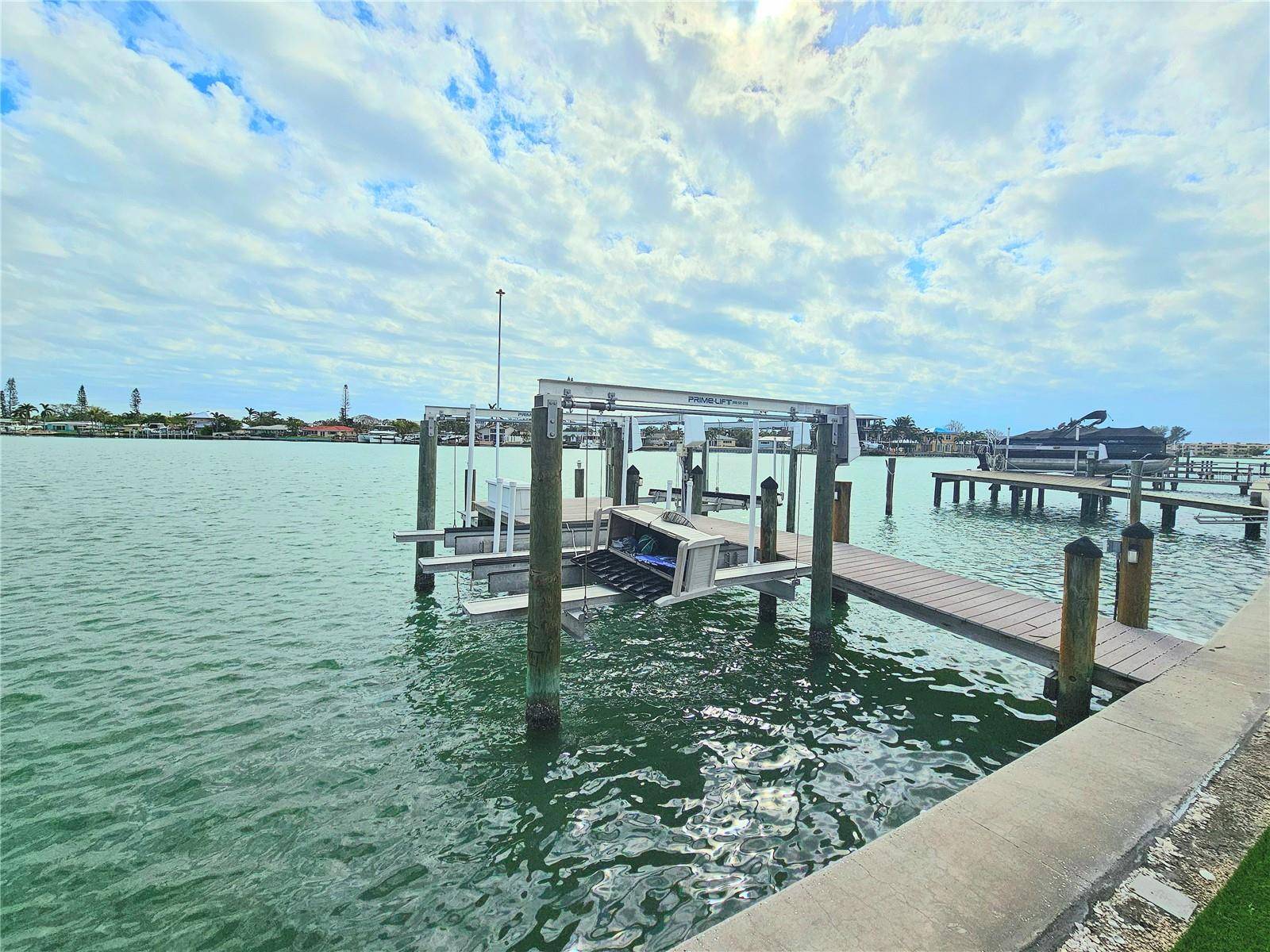 Treasure Island, FL 33706,55 DOLPHIN DR