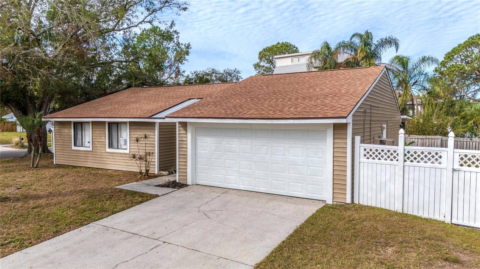 Oldsmar, FL 34677,102 SHOREVIEW LN