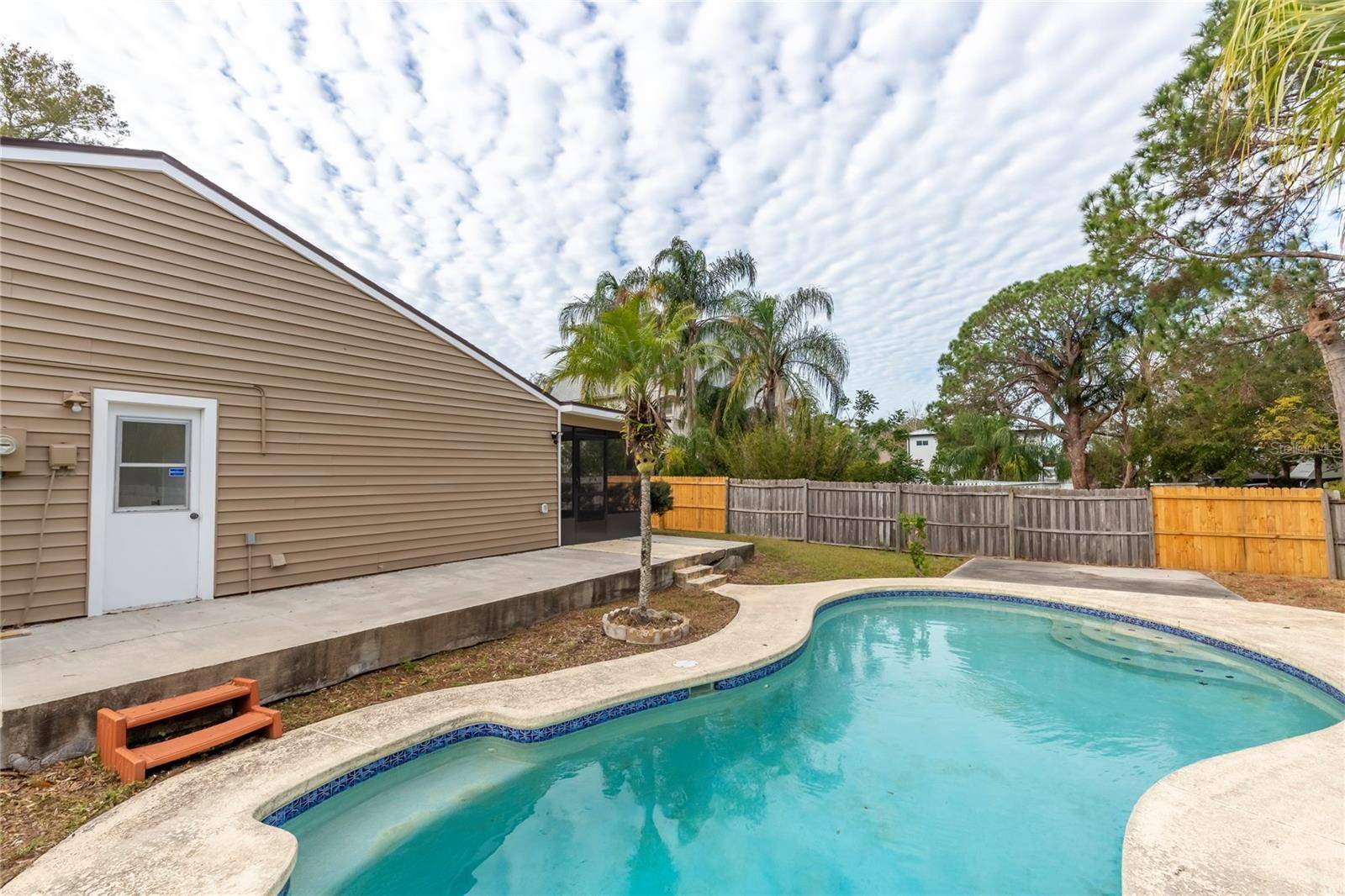 Oldsmar, FL 34677,102 SHOREVIEW LN