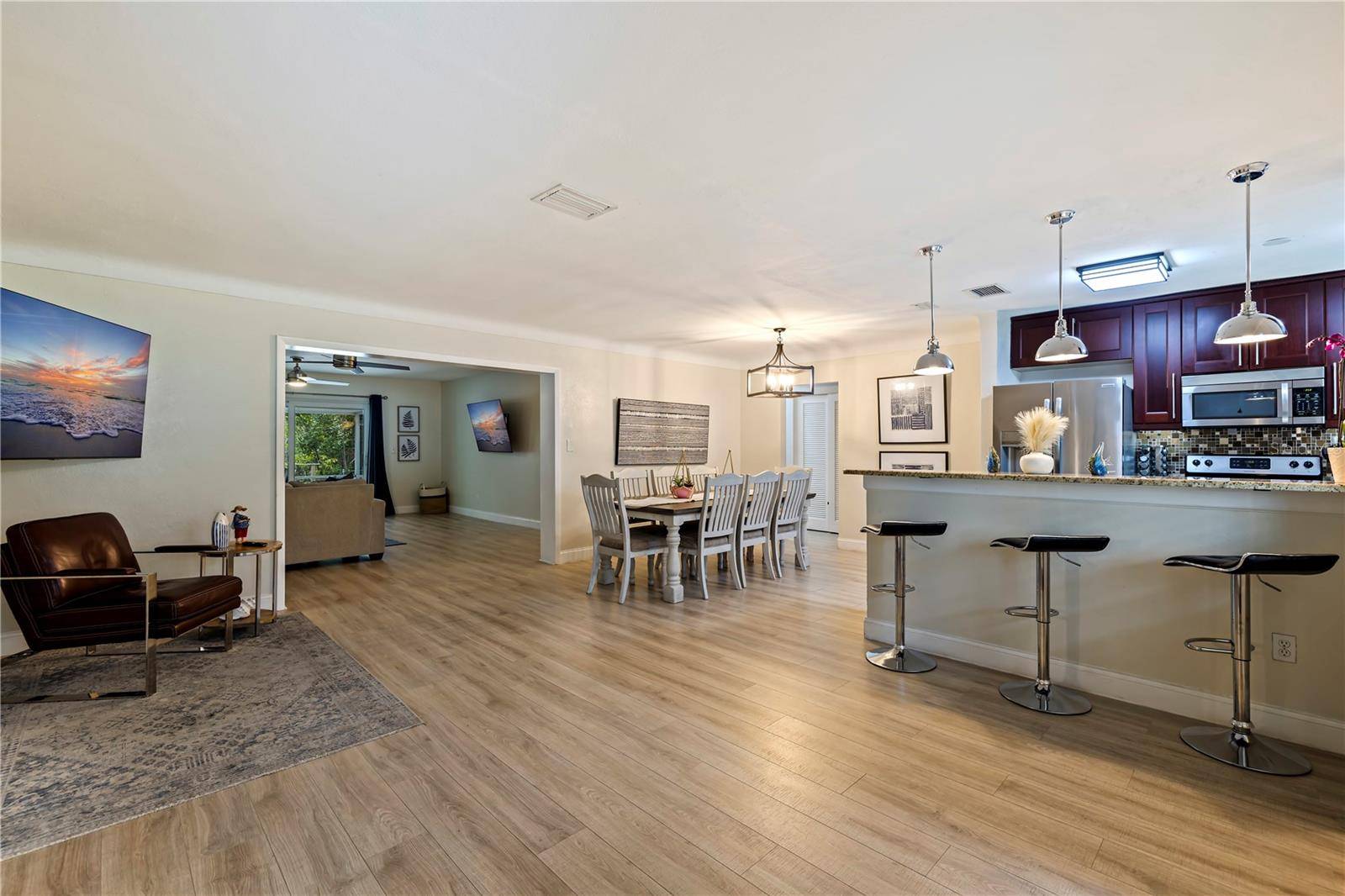 Largo, FL 33770,3282 HONEYSUCKLE RD