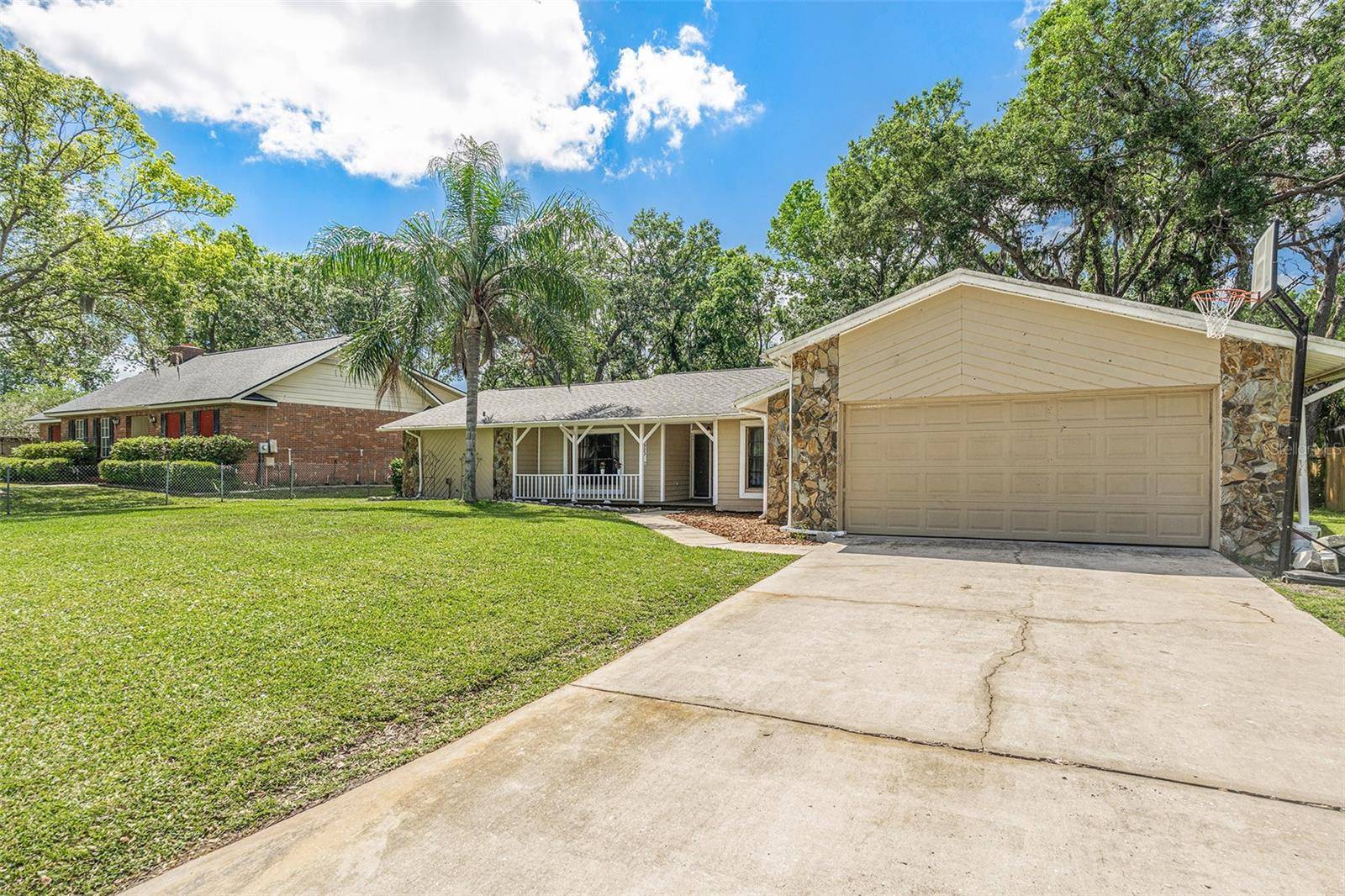 Brandon, FL 33511,823 SCENIC HEIGHTS DR