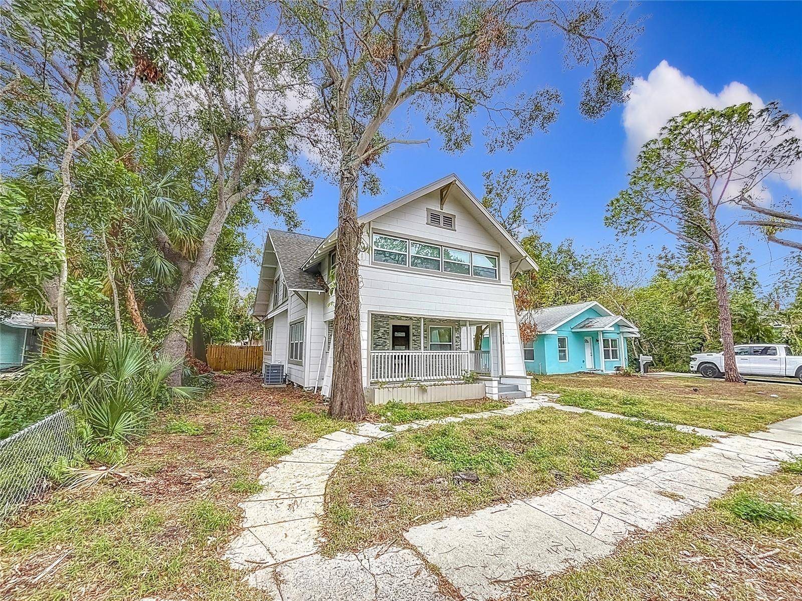St Petersburg, FL 33705,718 34TH AVE S