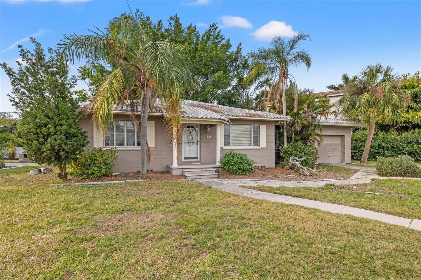 St Petersburg, FL 33704,150 ALMEDO WAY NE
