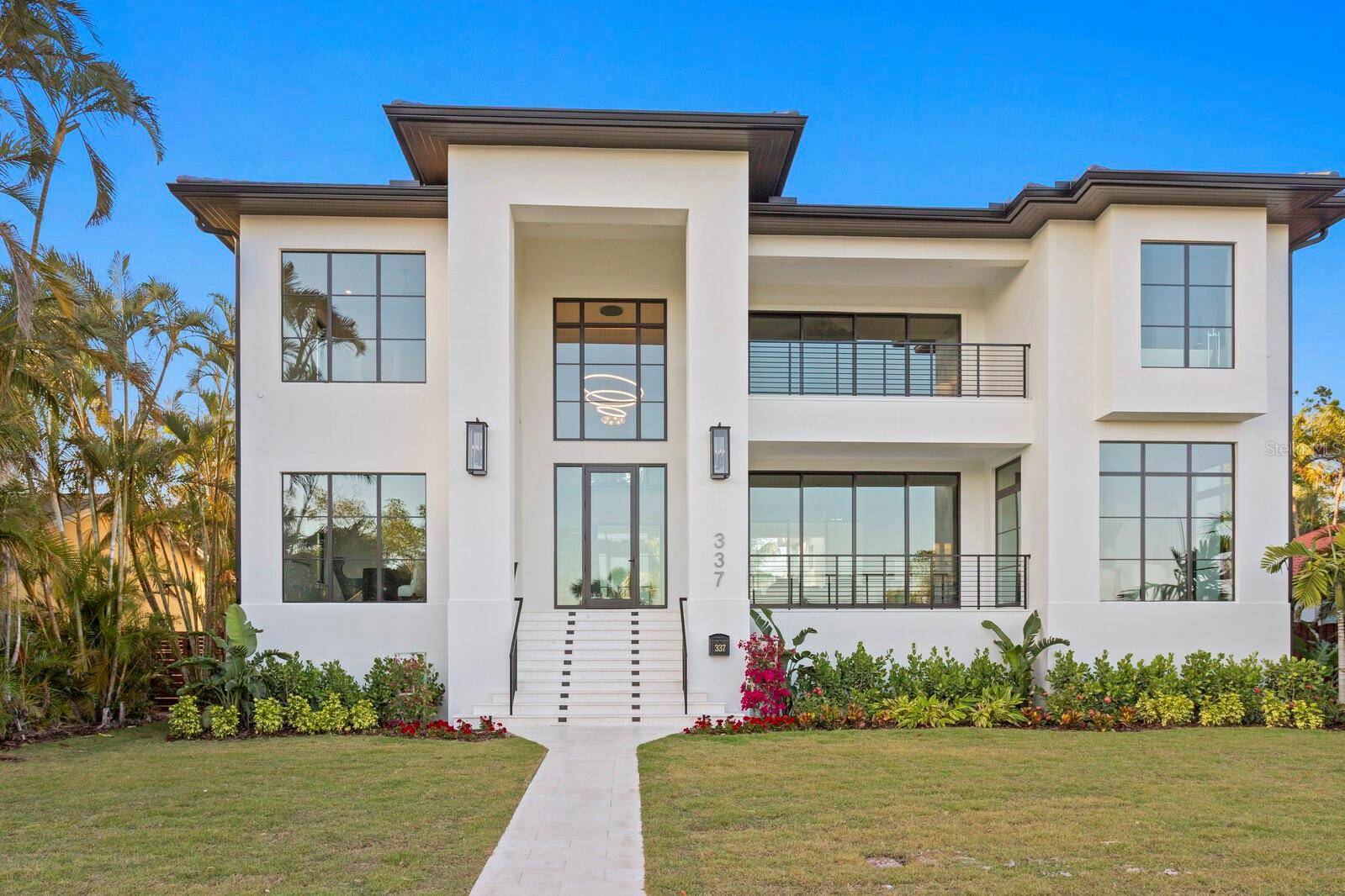 St Petersburg, FL 33704,337 COFFEE POT DR NE