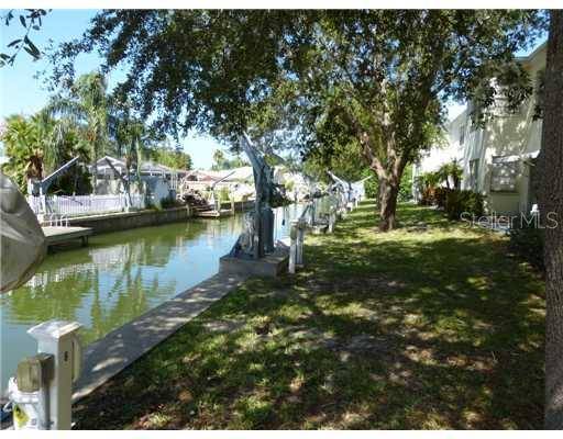 Dunedin, FL 34698,439 PAULA DR S #207