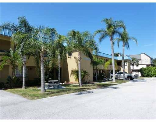 Dunedin, FL 34698,439 PAULA DR S #207