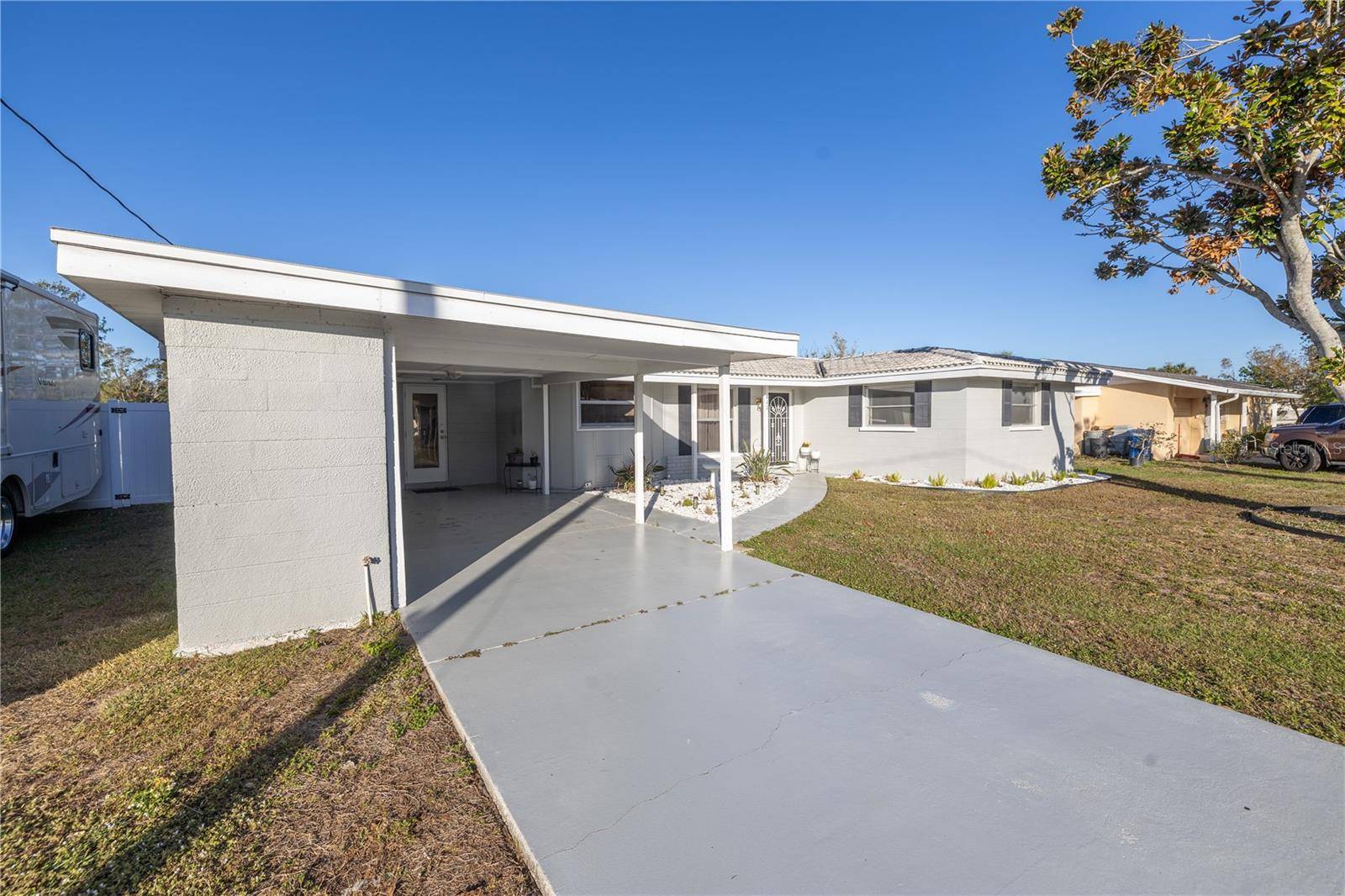 Ellenton, FL 34222,811 CAMELLIA AVE