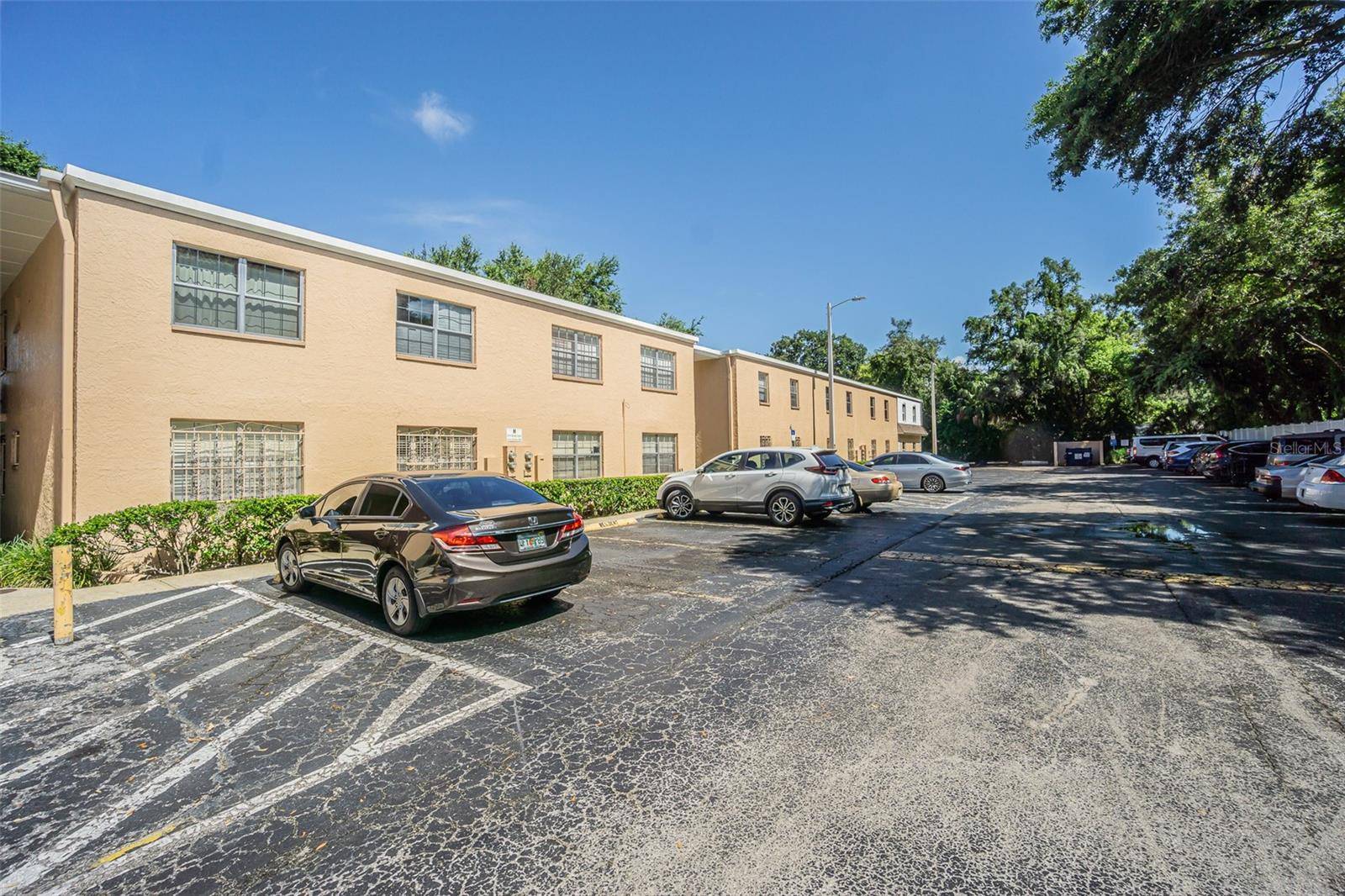 Tampa, FL 33614,4715 CHRISTA CT #334