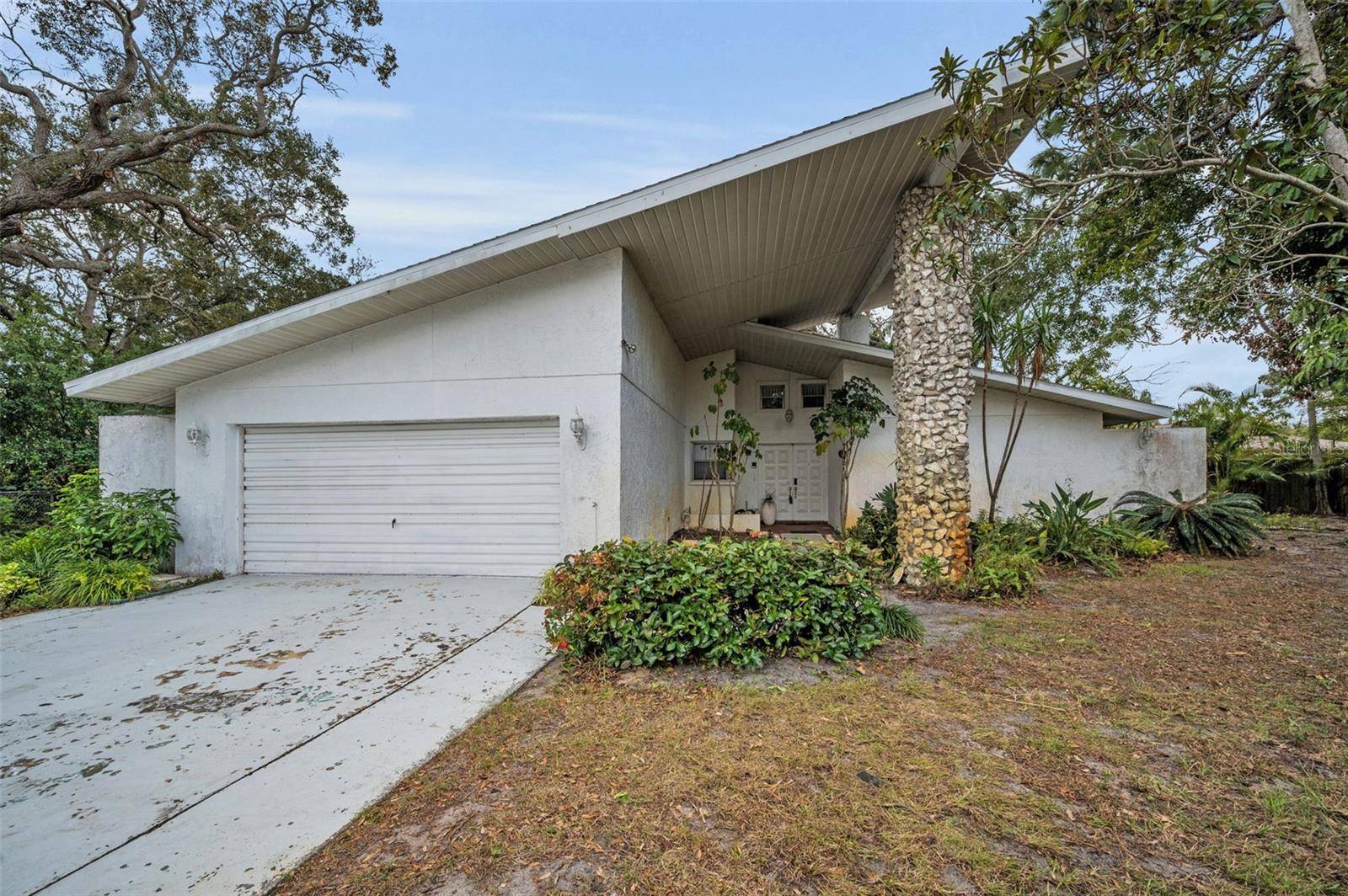 Tarpon Springs, FL 34689,419 WAYFARER CT