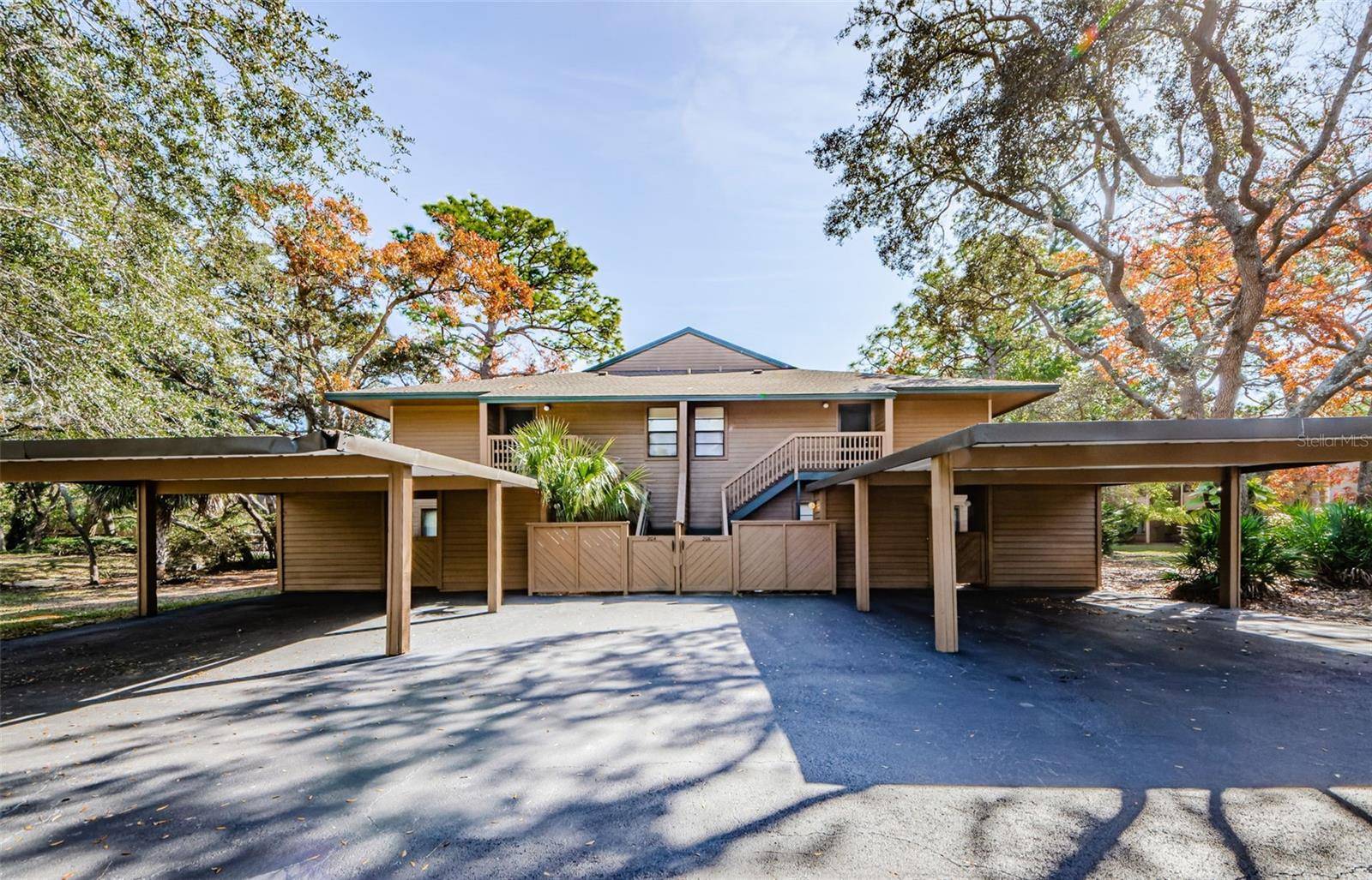 Palm Harbor, FL 34683,204 LENNOX RD W