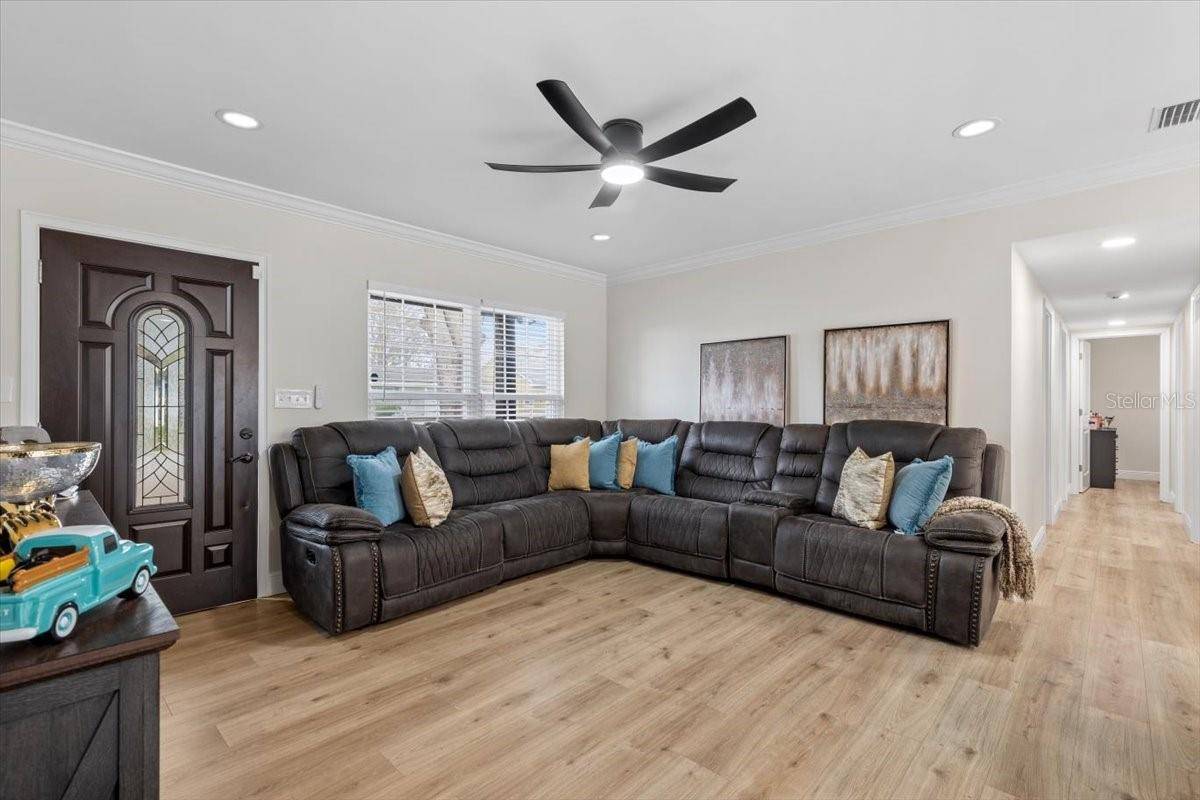 St Petersburg, FL 33705,4420 POMPANO DR SE