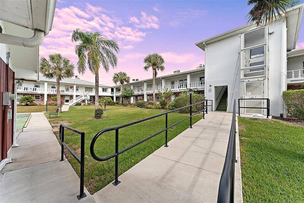 New Port Richey, FL 34652,4746 AZALEA DR #105C