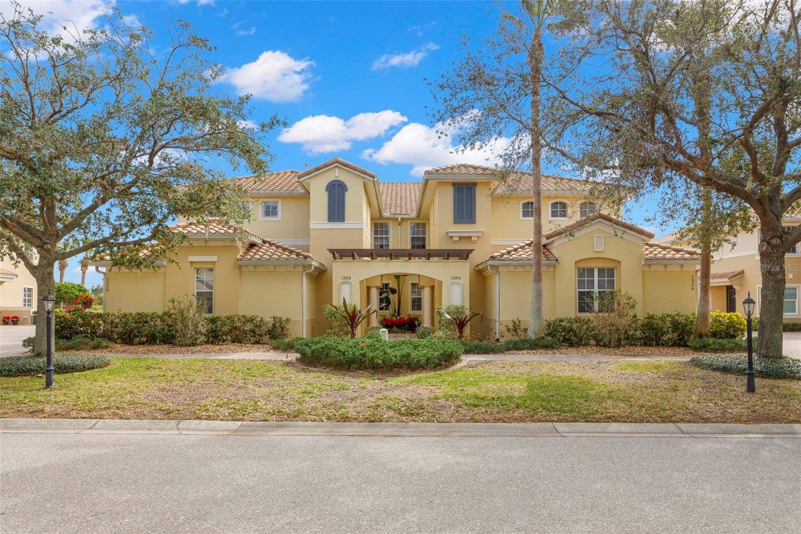 Sun City Center, FL 33573,1354 EMERALD DUNES DR