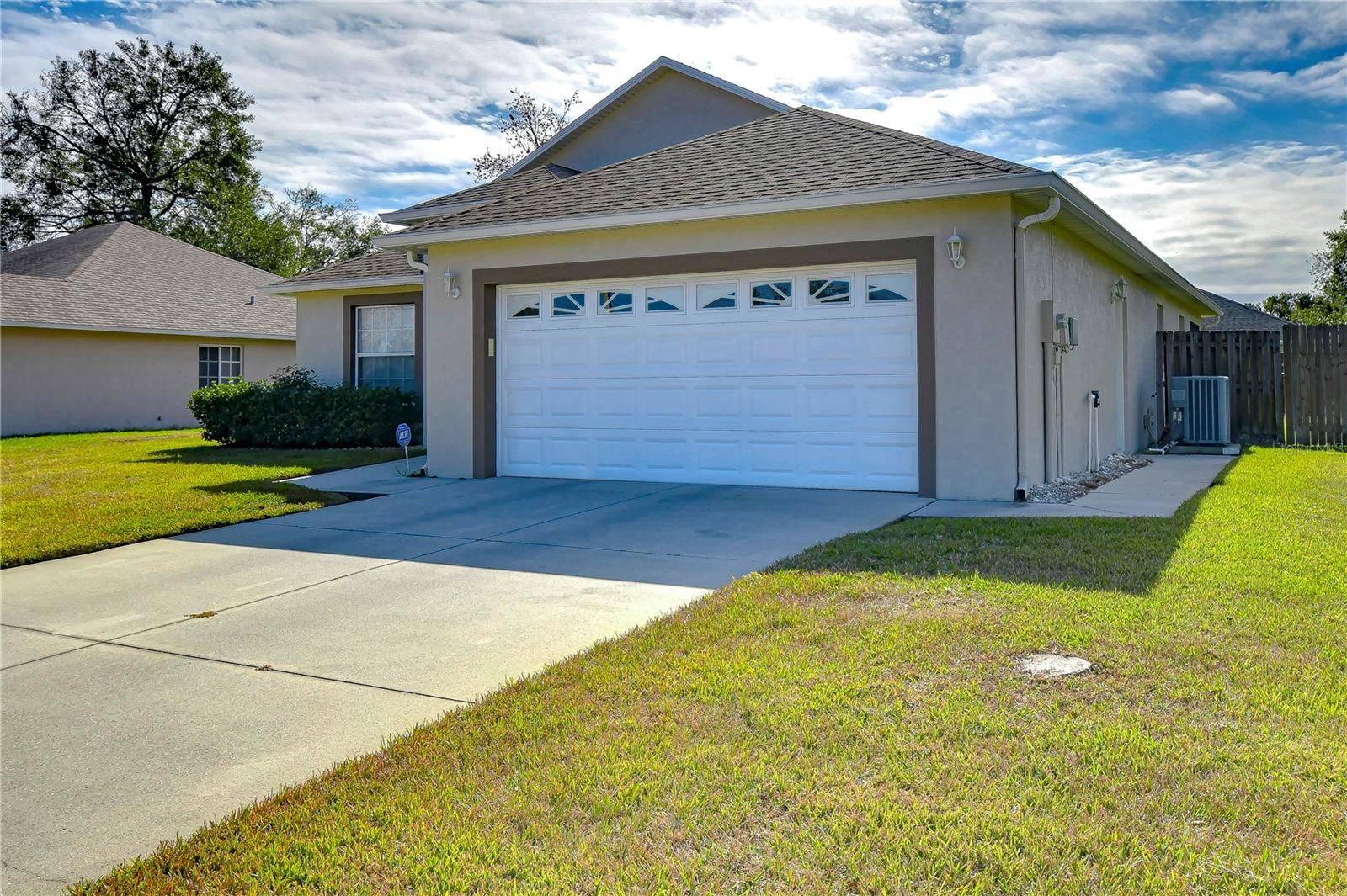 Zephyrhills, FL 33542,6932 OAKCREST WAY