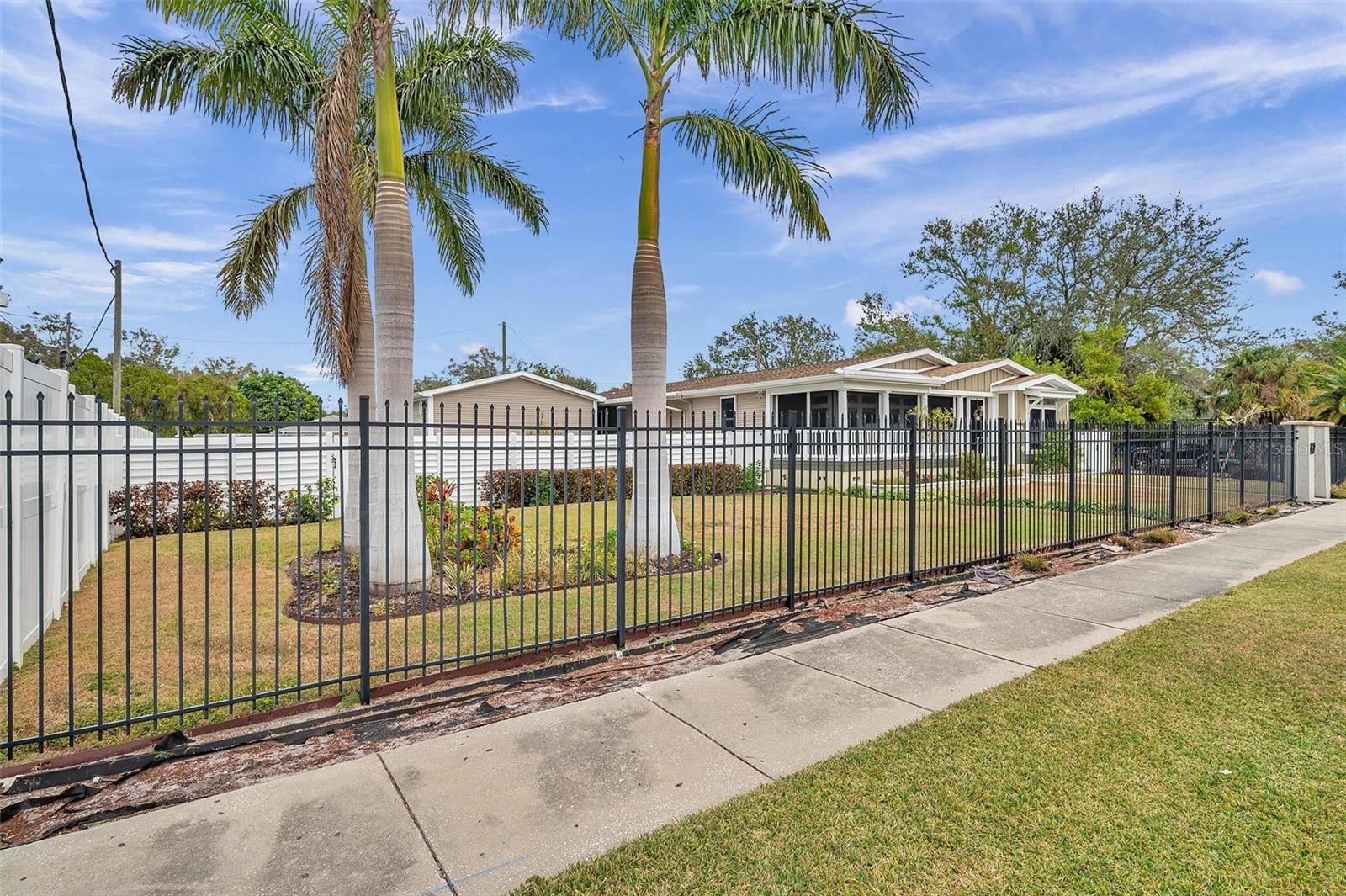 St Petersburg, FL 33713,2715 9TH AVE N