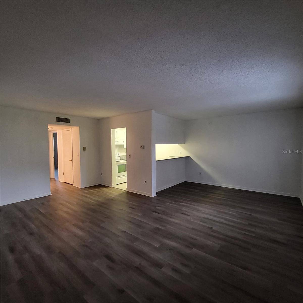 Largo, FL 33770,2525 W BAY DR #E11