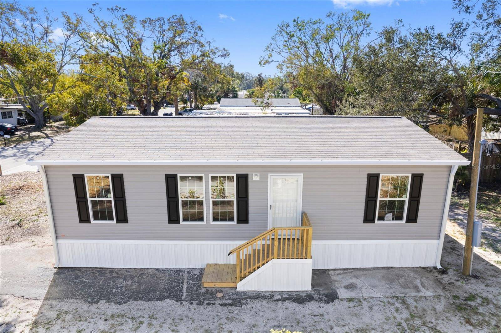 St Petersburg, FL 33709,5234 YELLOW PINE ST N