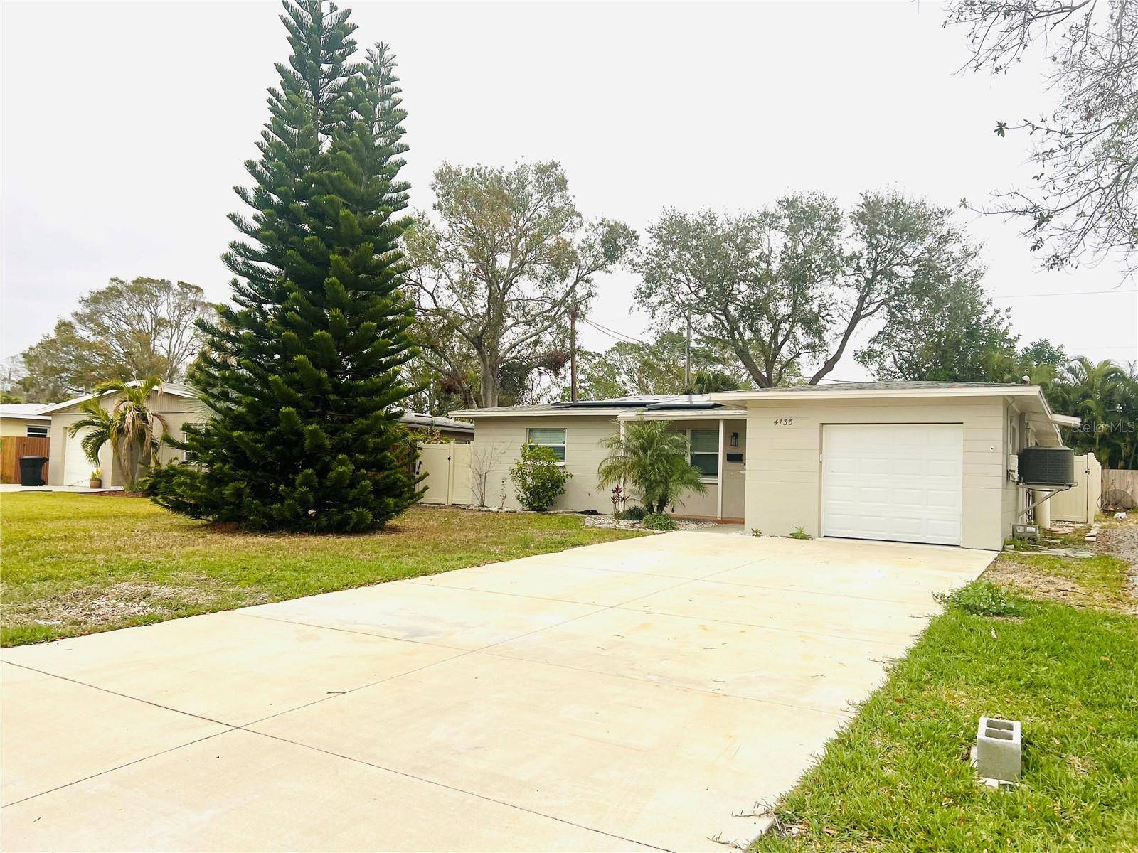 St Petersburg, FL 33703,4135 HELENA ST NE