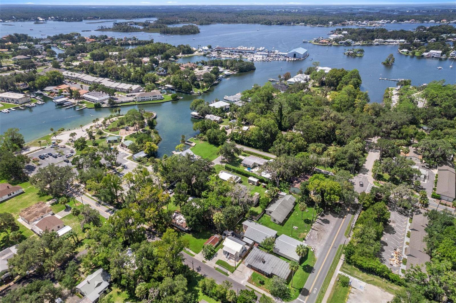 Crystal River, FL 34429,222 NE 1ST AVE