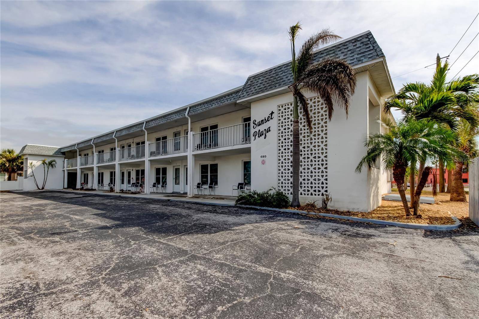 St Pete Beach, FL 33706,680 71ST AVE #14