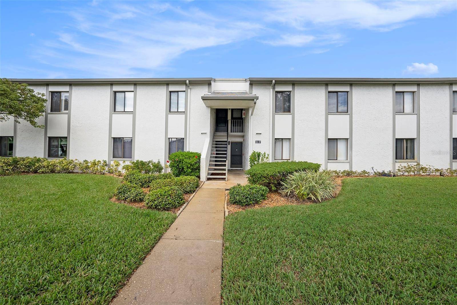 Oldsmar, FL 34677,124 W CYPRESS CT