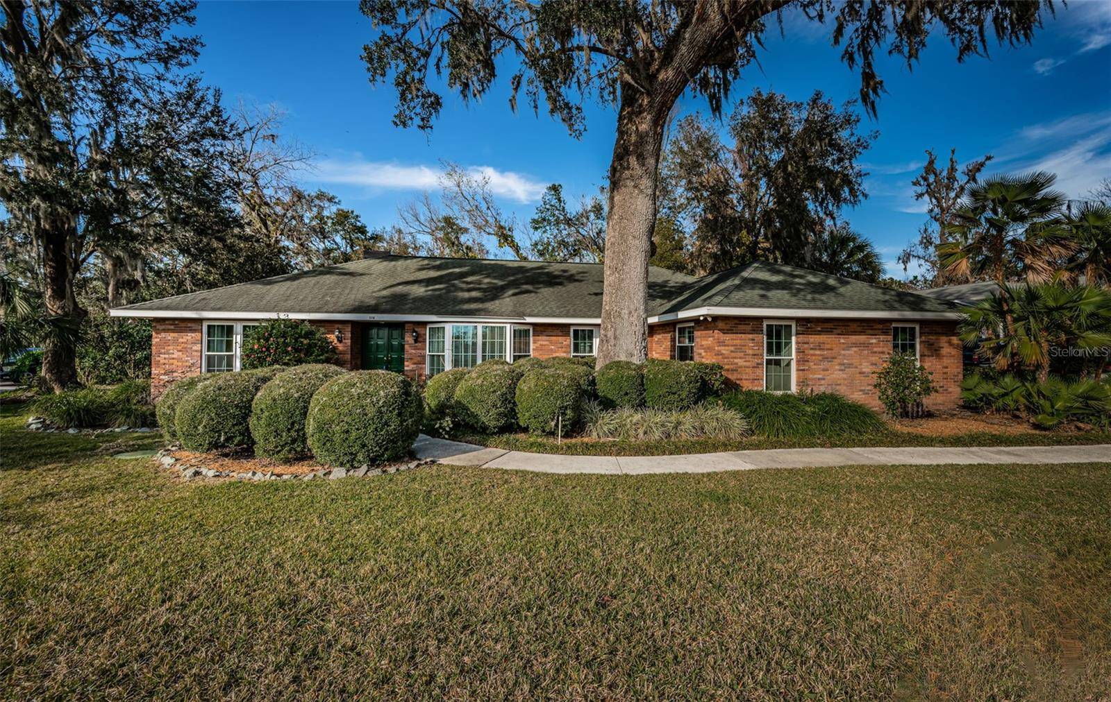 Brandon, FL 33511,118 LAUREL TREE WAY