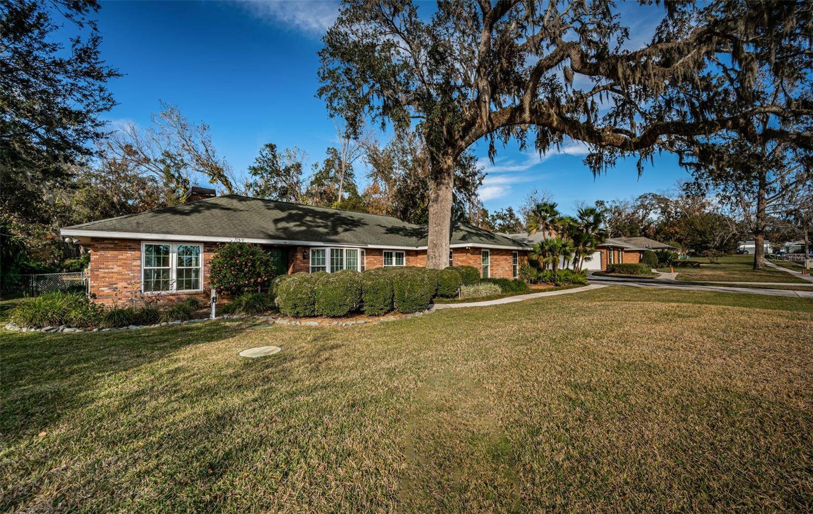 Brandon, FL 33511,118 LAUREL TREE WAY