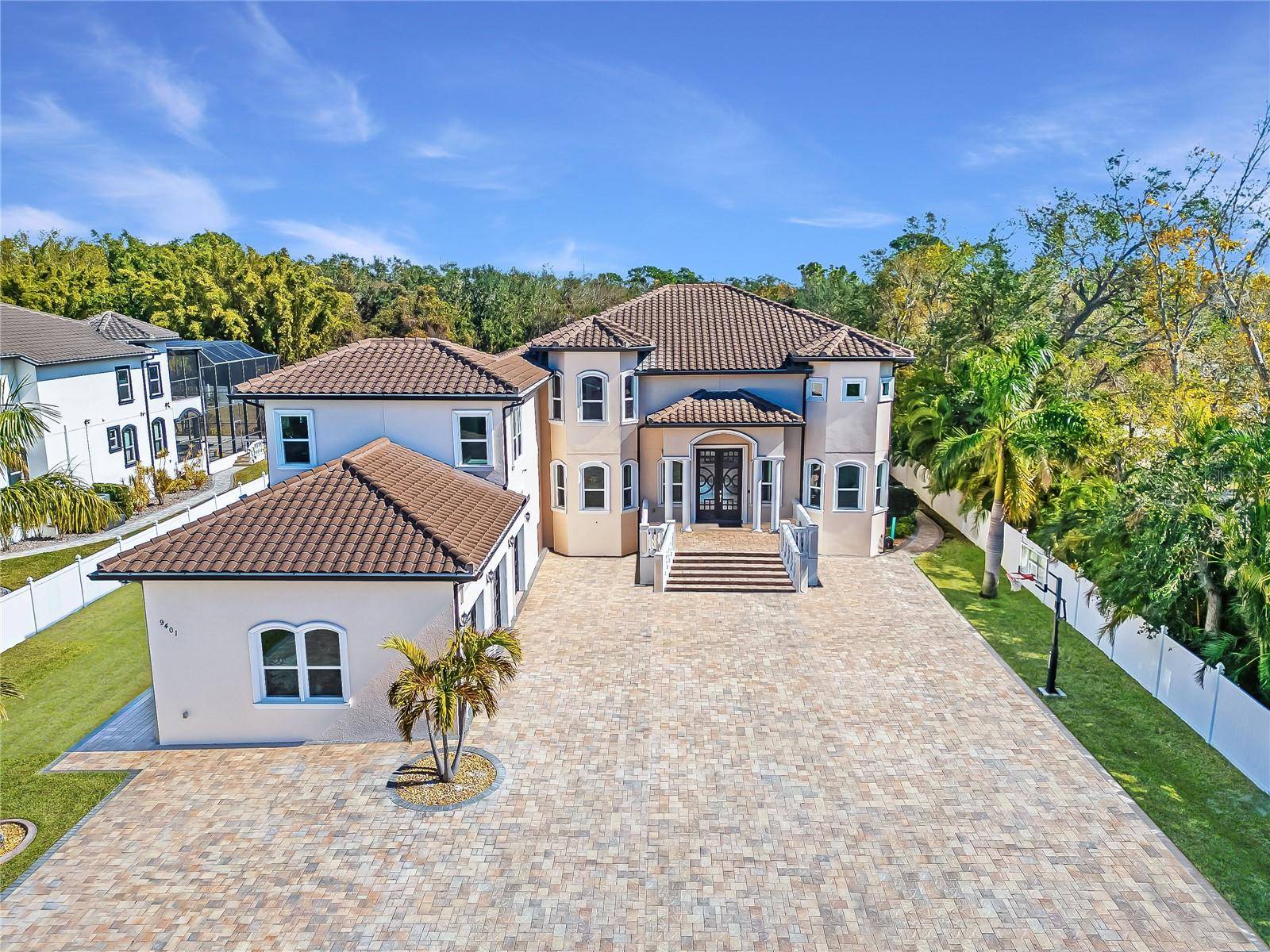 Seminole, FL 33777,9401 93RD ST