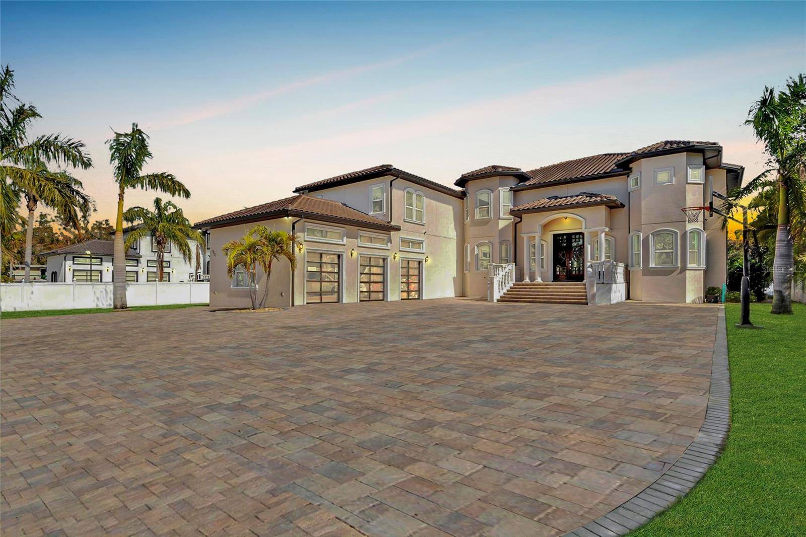 Seminole, FL 33777,9401 93RD ST