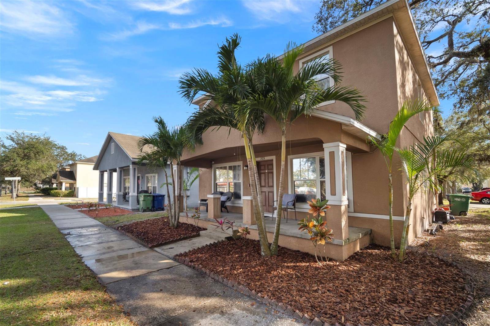 Tampa, FL 33604,305 E HANLON ST