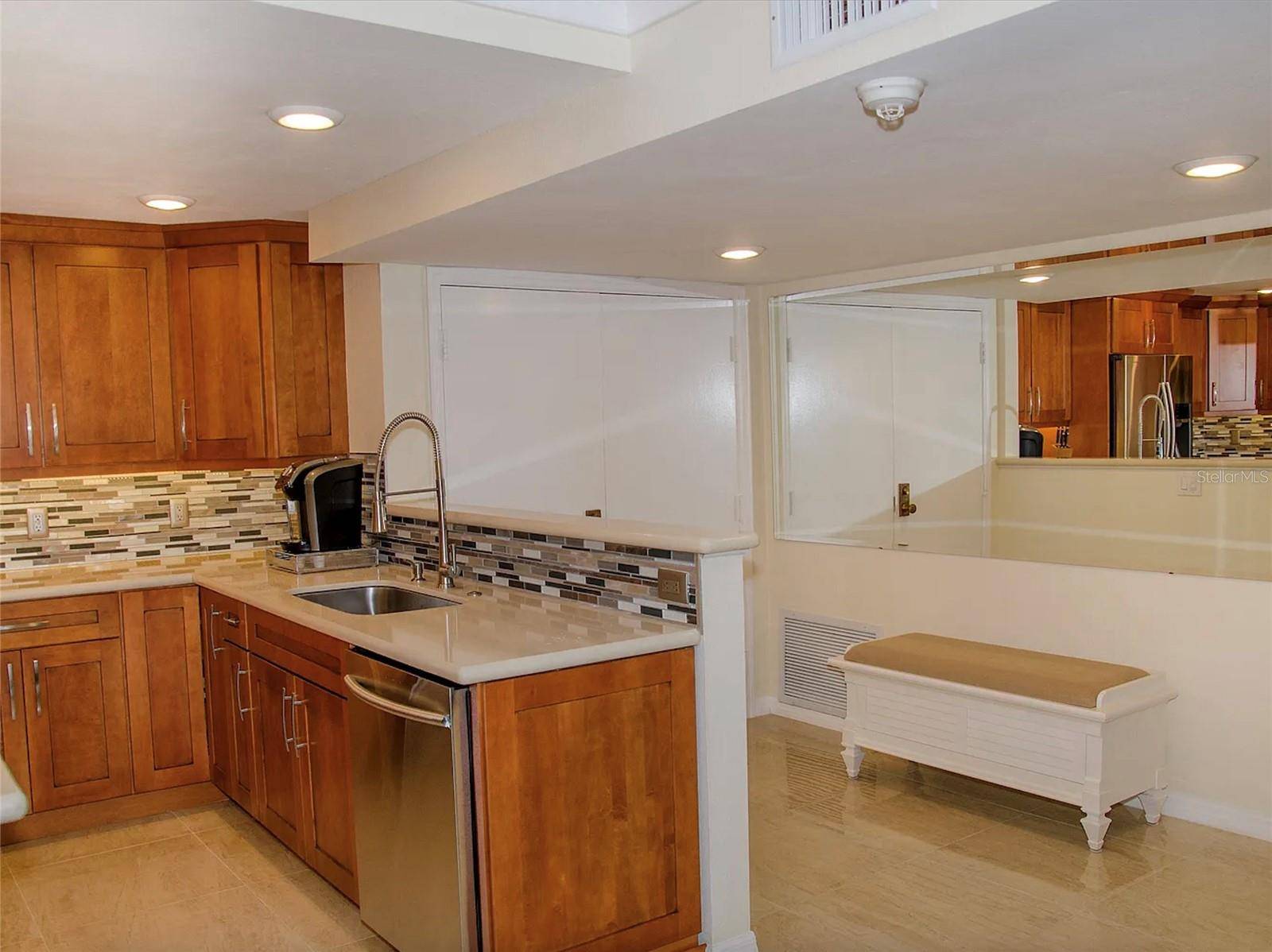 Clearwater Beach, FL 33767,1460 GULF BLVD #811