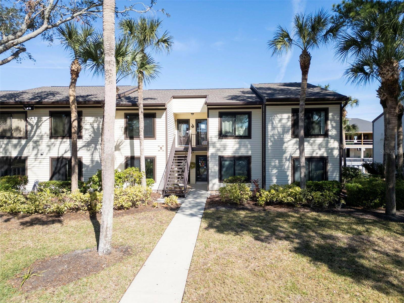 Tarpon Springs, FL 34689,355 MOORINGS COVE DR #355