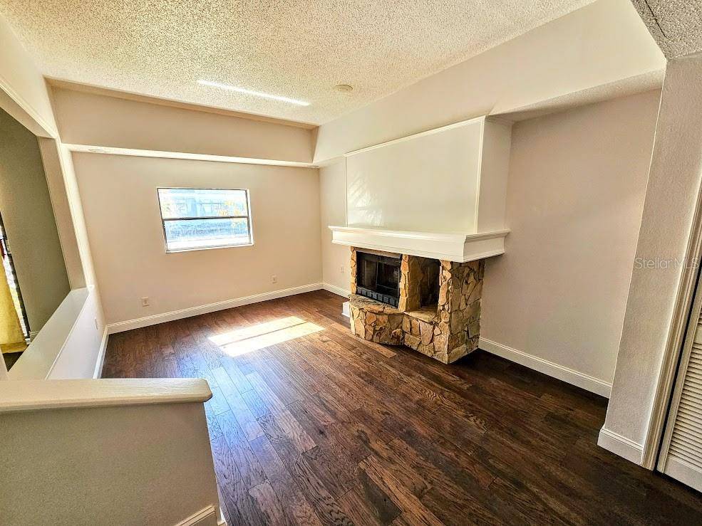 Tampa, FL 33611,4405 W FAIR OAKS AVE #10